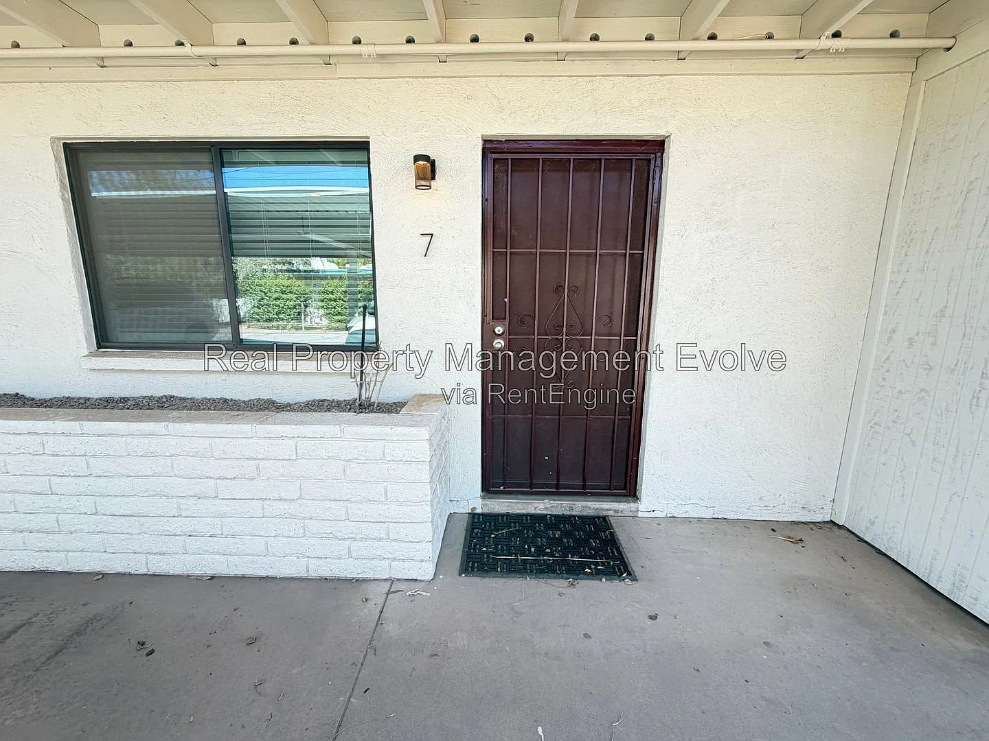 2 bed, 1.0 bath, 700 sqft, $1,400 — Photo 2