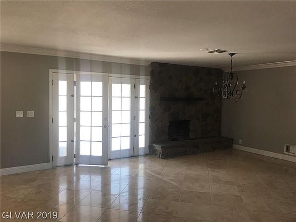 3rd image of 3721 Thom Blvd