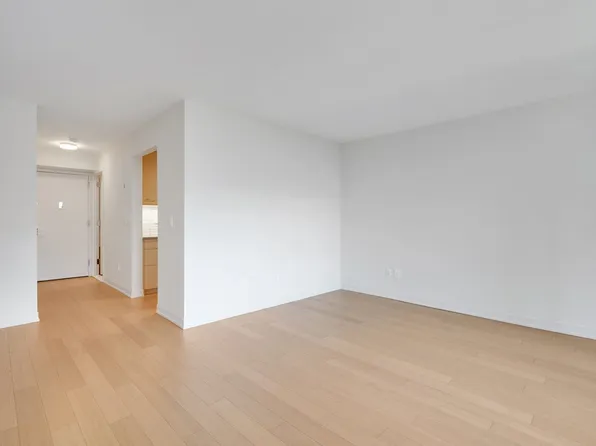 1 Columbus Place image 5 of 31