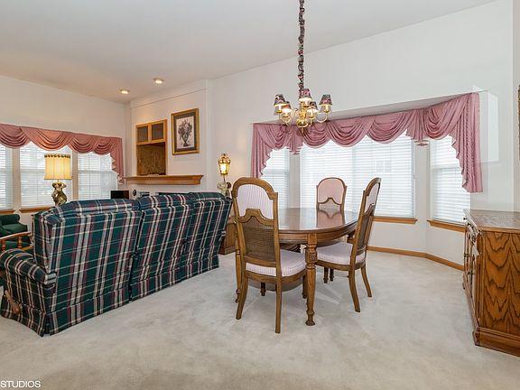 Dining room/living room