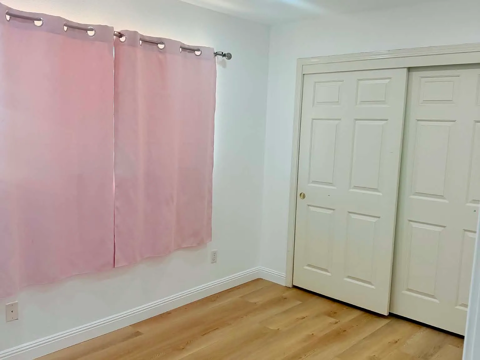 3 bed, 1.5 bath, 1050 sqft, $2,000 — Photo 3