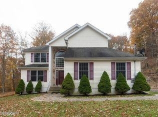 5971 Decker Rd, Bushkill, PA 18324