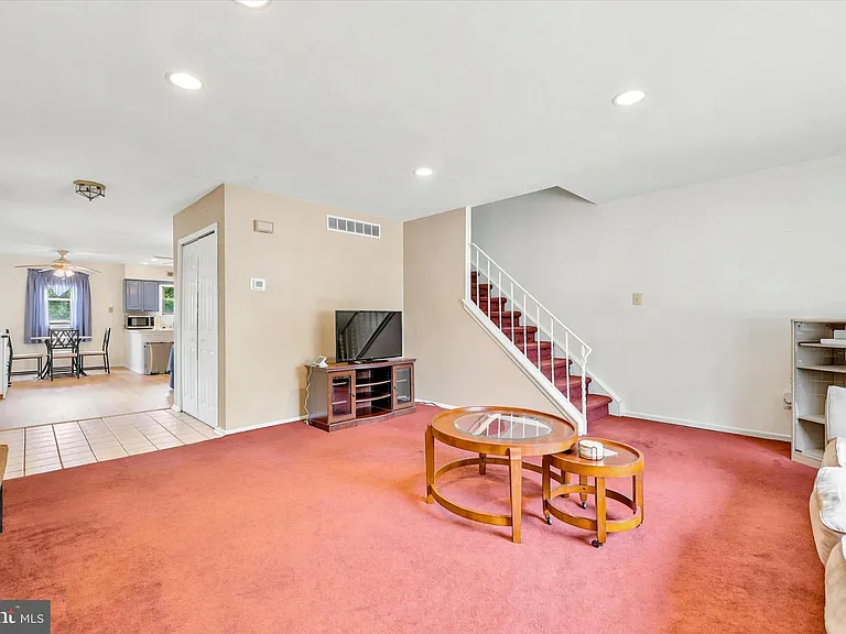 704 Keely St — Photo 7