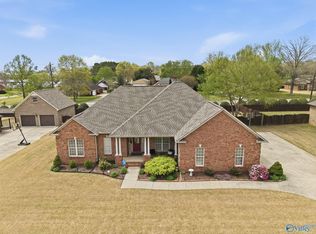 25235 Queensbury Dr, Athens, AL 35613