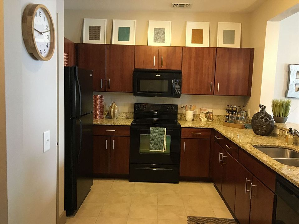 1st image of 103 W Grant St