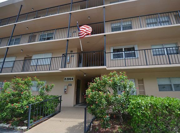 3rd image of 2004 S Federal Hwy APT D305