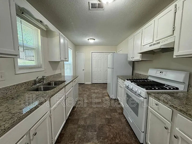 2993 Owens Meadow Dr NW — Photo 2