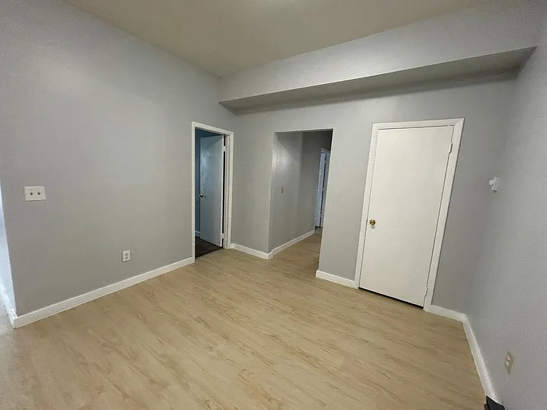206 E Ayre St #15 — Photo 13