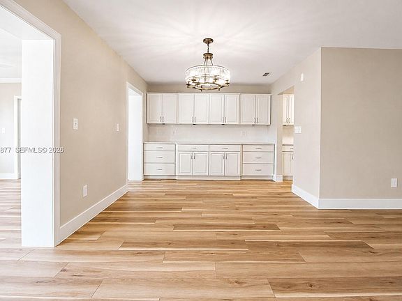4th image of 7332 Bay Hill Dr