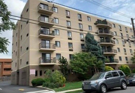 2nd image of 300 Park St APT 5F