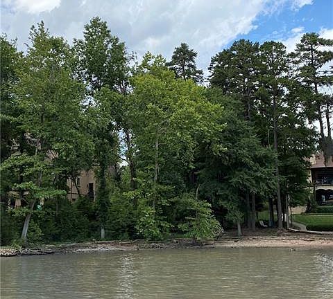 3rd image of 3245 Ashwood Park Dr