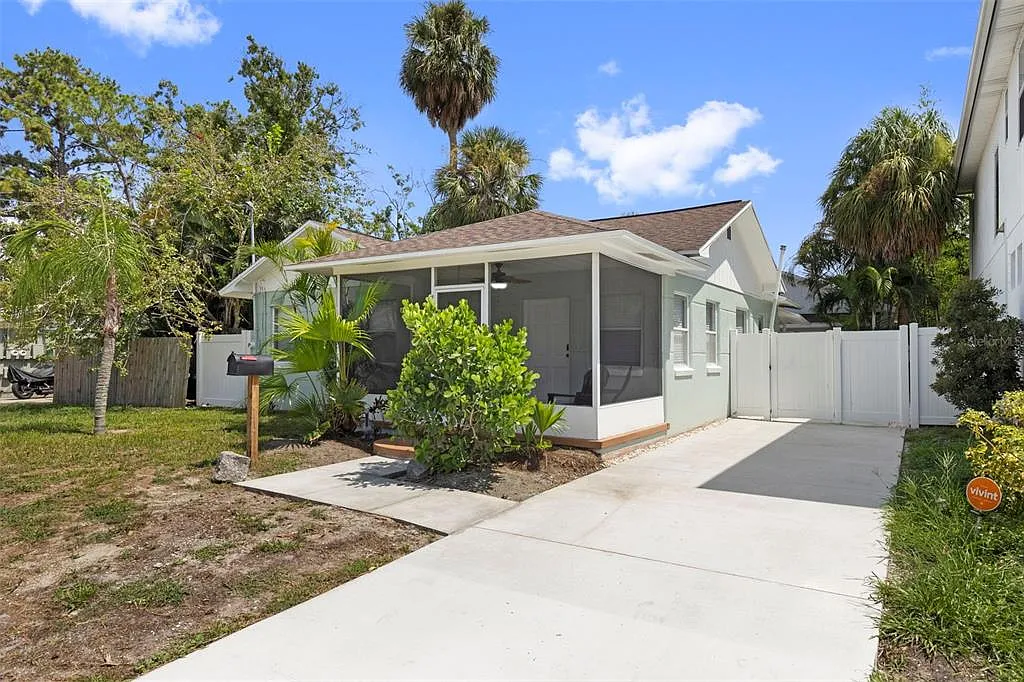 3 bed, 3.0 bath, 1460 sqft, $3,750 — Photo 4