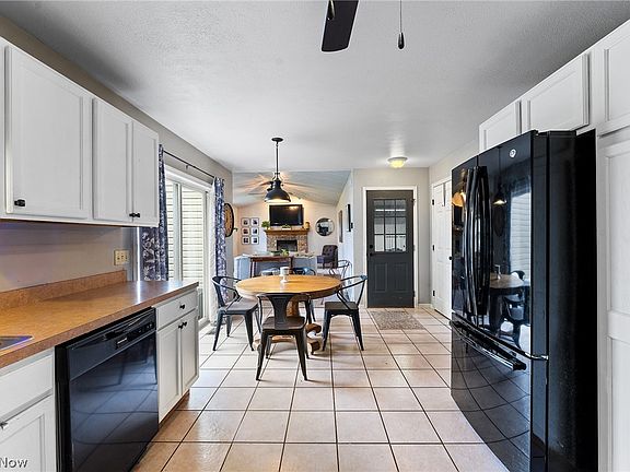 5th image of 10460 Carrie Dr