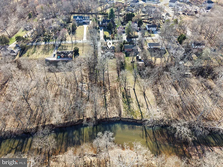 7409 Lake Dr — Photo 37