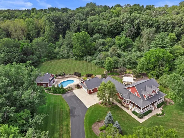 N1W31712 Scuppernong Valley COURT, Delafield, WI 53018