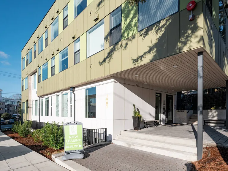 Enve on Eastlake Apartments — Photo 16
