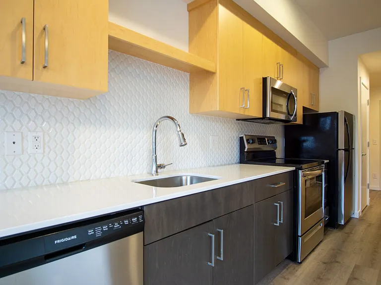 6015 S Virginia Ave #208 — Photo 6