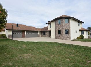 2601 Dorn Dr, Portage, WI 53901