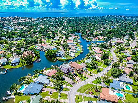 4th image of 5727 Bayou Grande Blvd NE