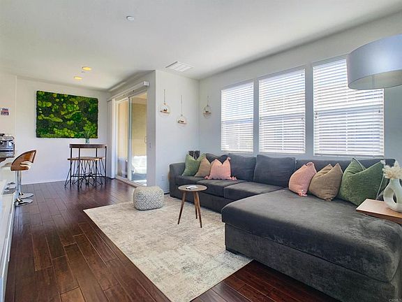 3rd image of 1503 Calabria St