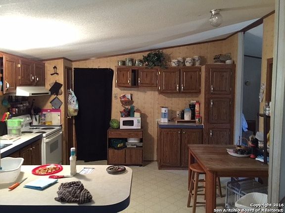 5th image of 161 Oak Valley Dr