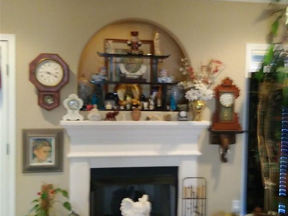 2nd image of 119 Rosewood Cir
