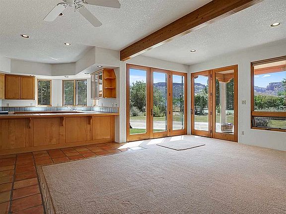 4th image of 705 Canyon Creek Dr