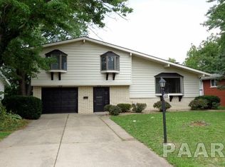 2623 W Huntington Dr, Peoria, IL 61614