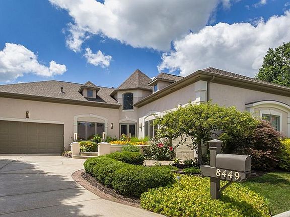 3rd image of 8449 Greenside Dr