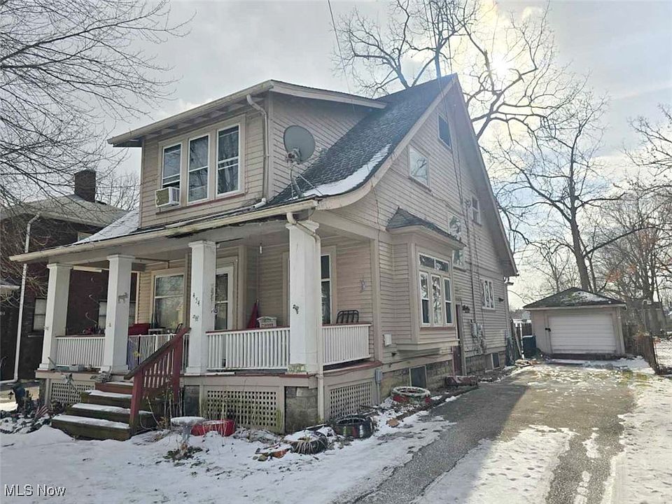 2nd image of 454 Washington St NE
