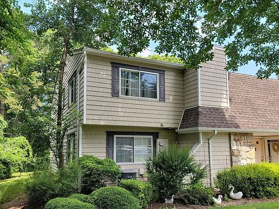3rd image of 246 Lake Pointe Cir