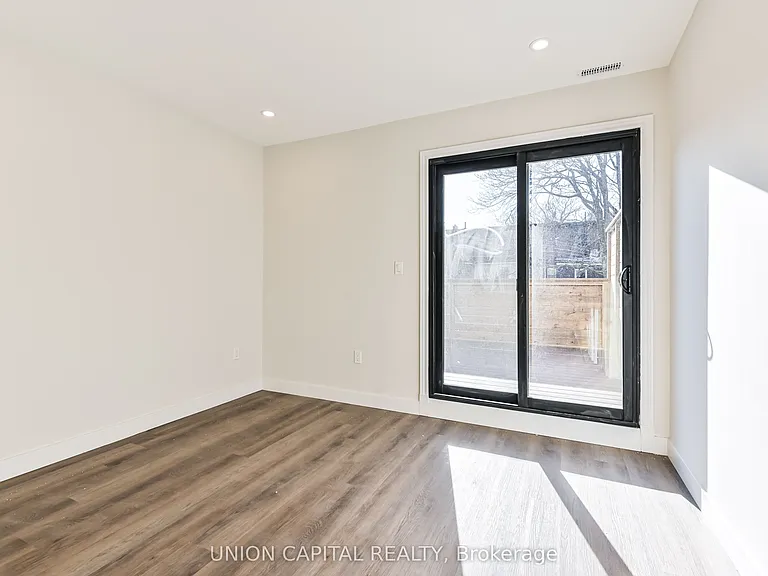 180 Broadview Ave #2 — Photo 8