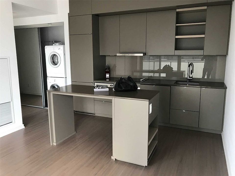 2nd image of 101 Peter St #1608