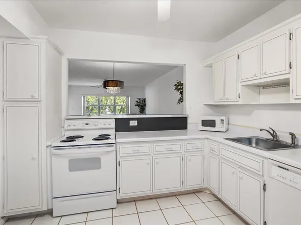 6731 Cypress Road #301, Plantation, FL 33317