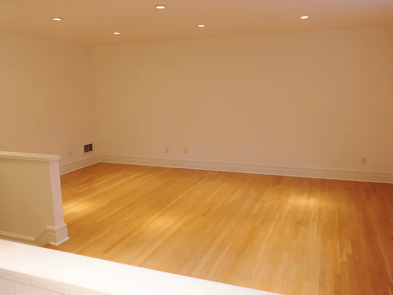 120 W Highland Dr #124 — Photo 9