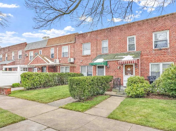 5649 206th St, Oakland Gardens, NY 11364