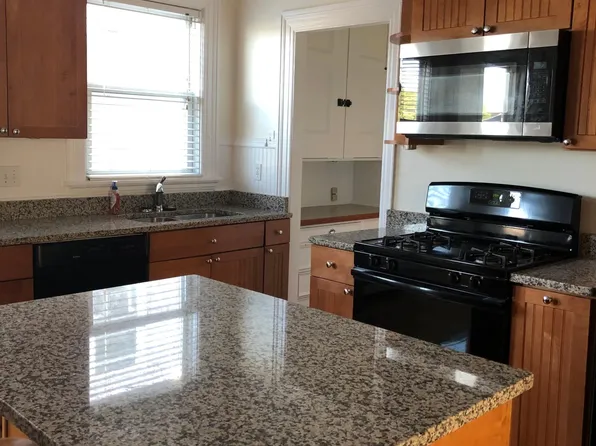 18 University Ave #2, Providence, RI 02906