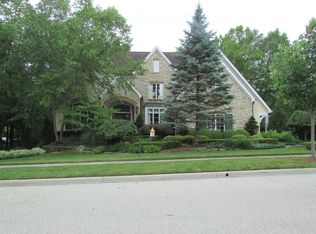 8211 Chippenham Dr, Dublin, OH 43016