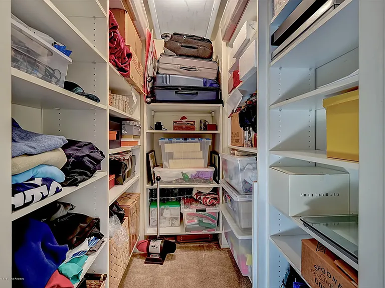 13 Helene Ct — Photo 16