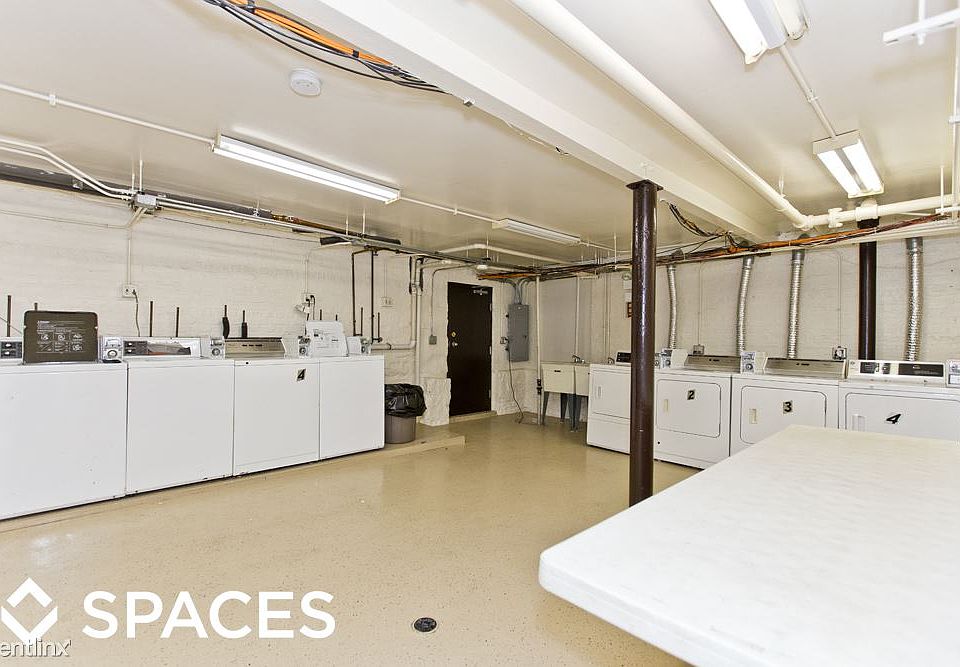 2nd image of 5736 N Winthrop Ave #5748-301