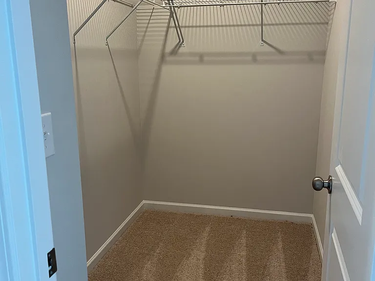 414 Kinross Ln — Photo 61