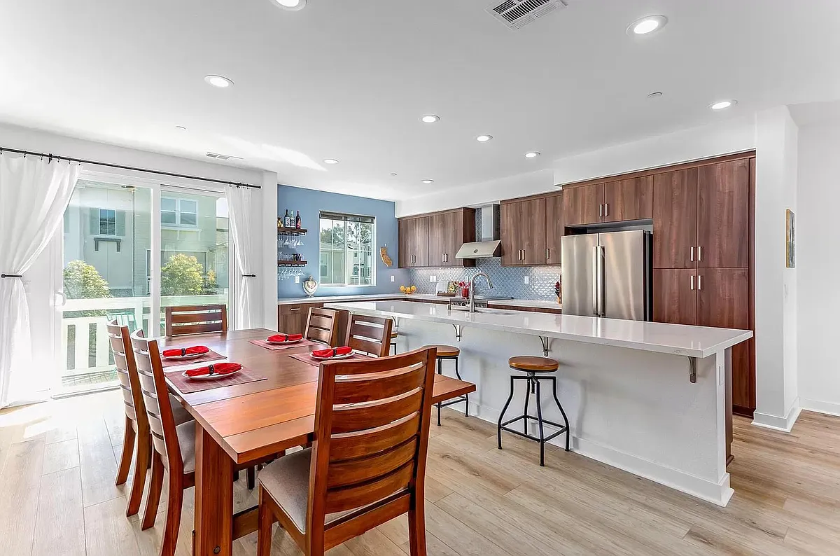 Building Photo - 570 Bolinas Way #103