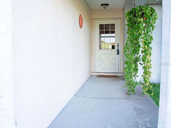 2nd image of 220 Jalapa Dr