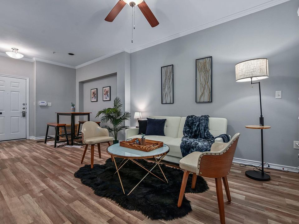1st image of 2404 N Washington Ave #161