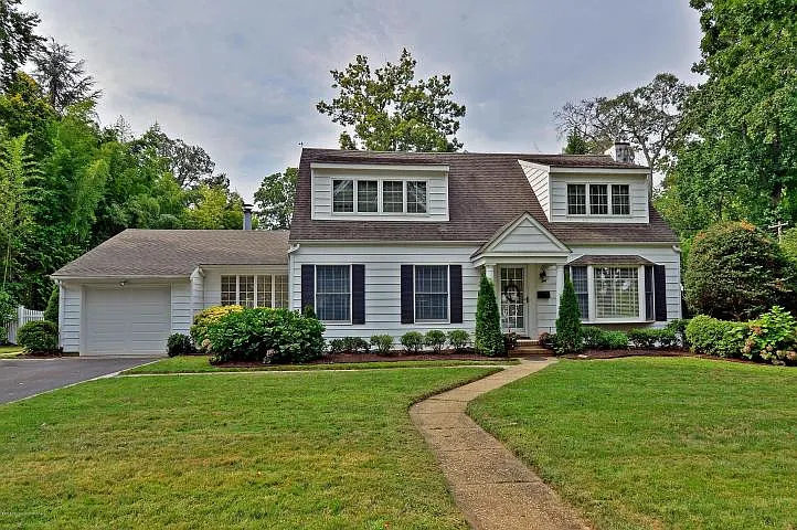 616 Woodland Rd photo 1