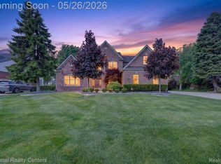 45907 Riviera Dr, Northville, MI 48168