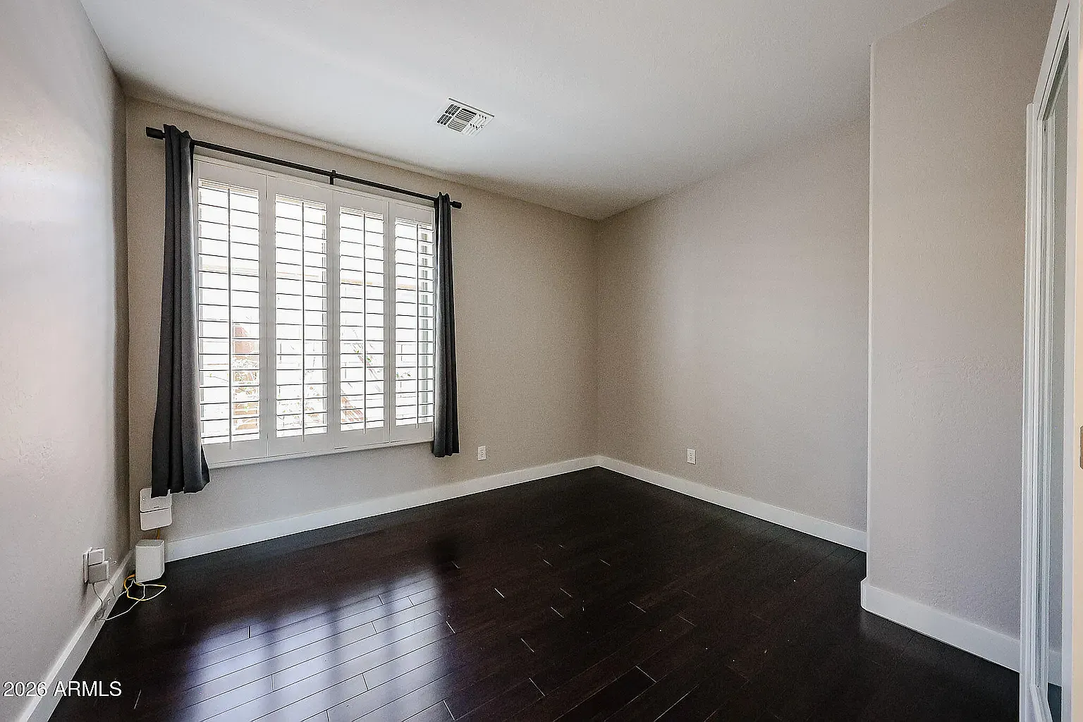 3 bed, 2082 sqft, $3,000 — Photo 2