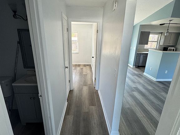 3rd image of 965 Lake Ln
