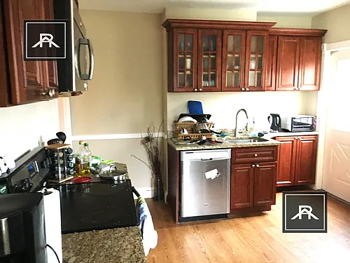 15-17 Putnam Ave #17 Photo 1