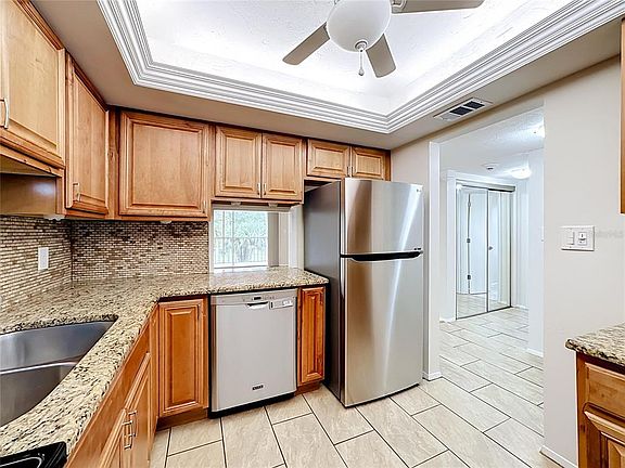 4th image of 1520 GLEN OAKS DRIVE E #248